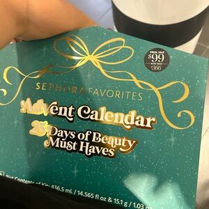 Sephora Favorites Best-of-Beauty Advent Calendar 25 Days Holiday 2024 Christmas